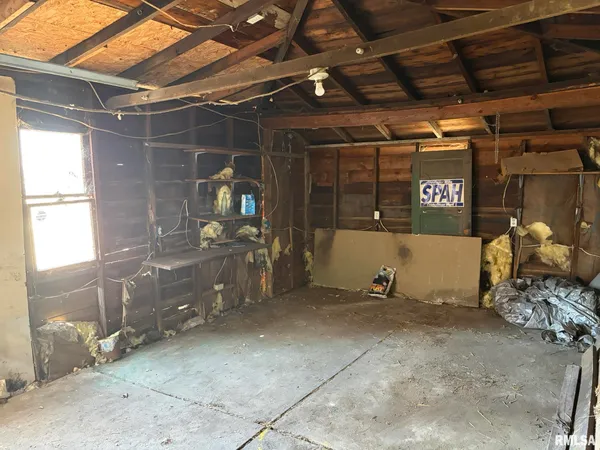 $39,900 | 905 East South Street, Galesburg, IL 61401