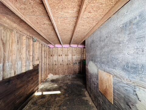 180 Coles Corner Road Winterport, ME 04496 - Photo 36 of 42 Horse Stall