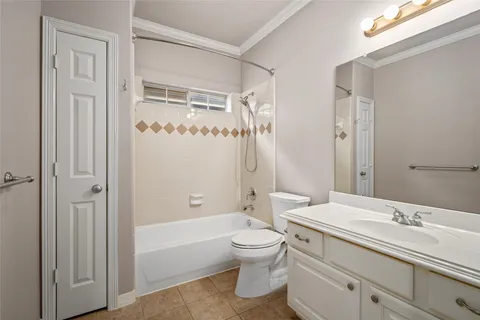 $400,000 | 3210 West Park At Beverly Hills, Houston, TX 77057