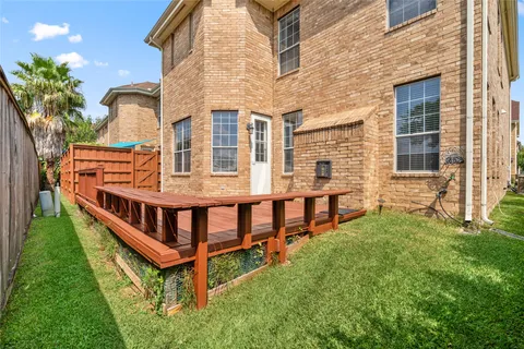 $400,000 | 3210 West Park At Beverly Hills, Houston, TX 77057