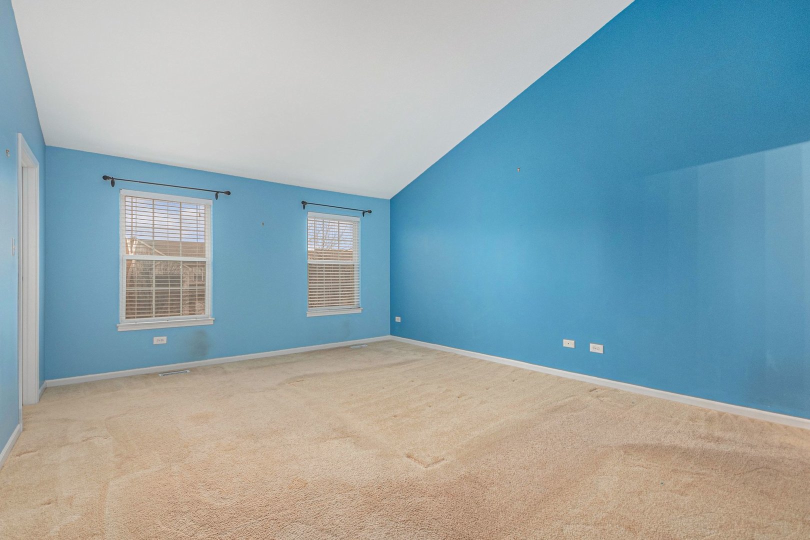 1616 Stanton Lane Plainfield, IL 60586 - Photo 13 of 40 an empty room with windows