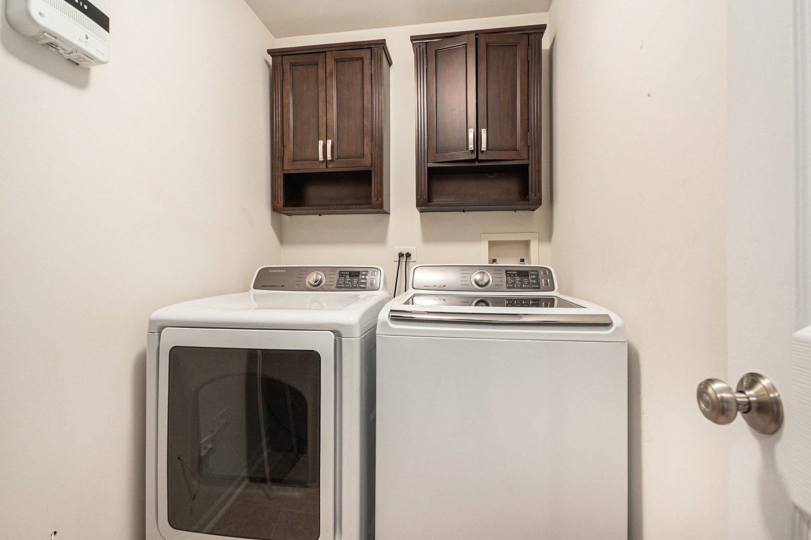 1616 Stanton Lane Plainfield, IL 60586 - Photo 20 of 40 a utility room with dryer and washer