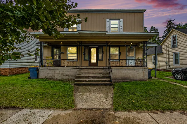 $400,000 | 914 Courtney Street Northwest, Grand Rapids, MI 49504