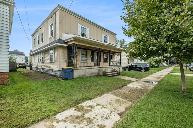 $400,000 | 914 Courtney Street Northwest, Grand Rapids, MI 49504