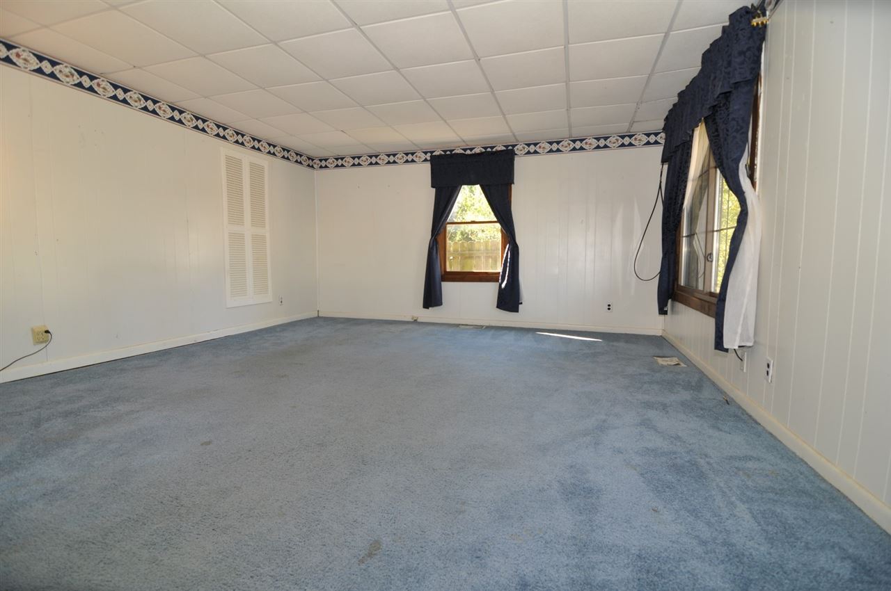 4415 Fickas Road Evansville, IN 47714 - Photo 4 of 21 Gallery Image 4
