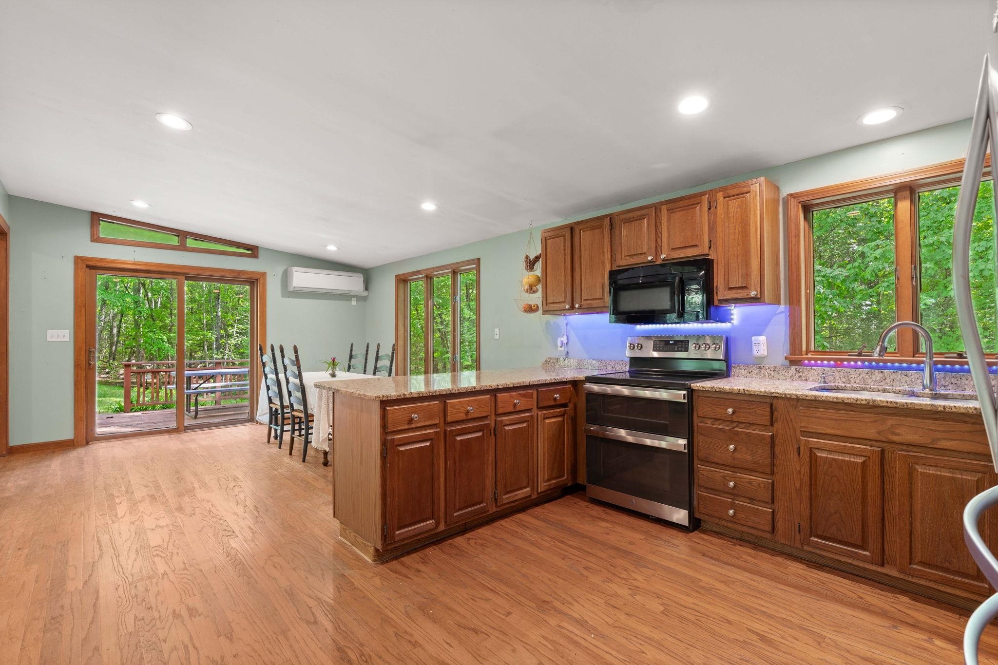 540 Main Street Sandown, NH 03873 - Photo 13 of 49
