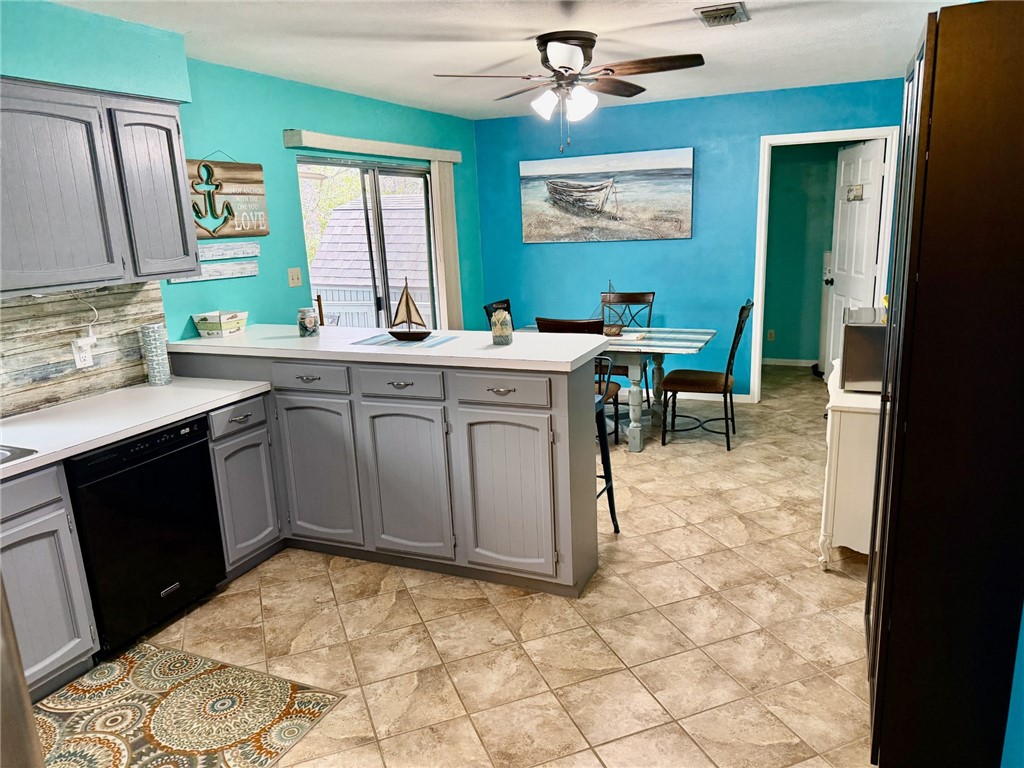 712 Tanglewood Somerville, TX 77879 - Photo 11 of 42
