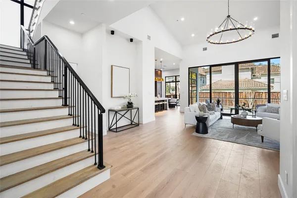 $1,945,000 | 4708 Laurel Street, Bellaire, TX 77401