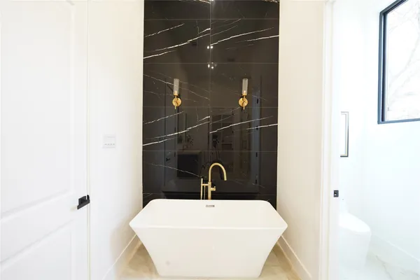 $1,945,000 | 4708 Laurel Street, Bellaire, TX 77401