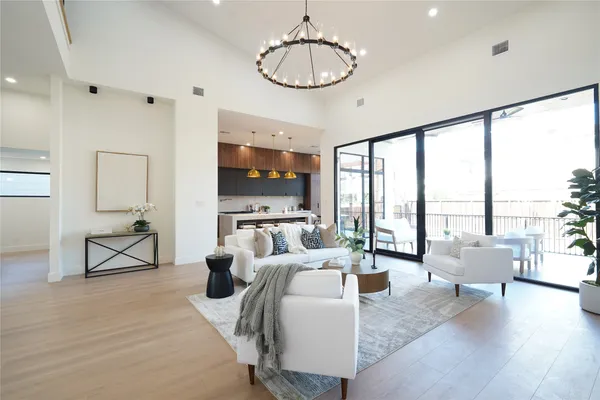 $1,945,000 | 4708 Laurel Street, Bellaire, TX 77401