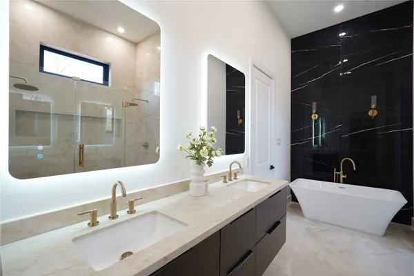 $1,945,000 | 4708 Laurel Street, Bellaire, TX 77401