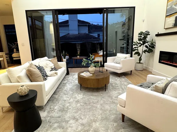 $1,945,000 | 4708 Laurel Street, Bellaire, TX 77401