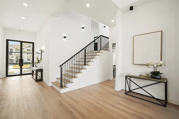 $1,945,000 | 4708 Laurel Street, Bellaire, TX 77401