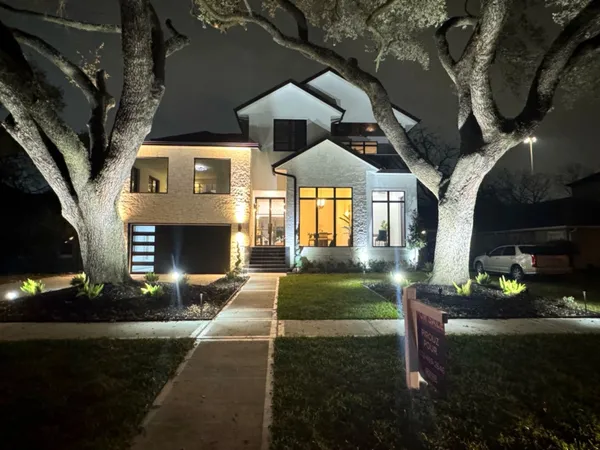 $1,945,000 | 4708 Laurel Street, Bellaire, TX 77401