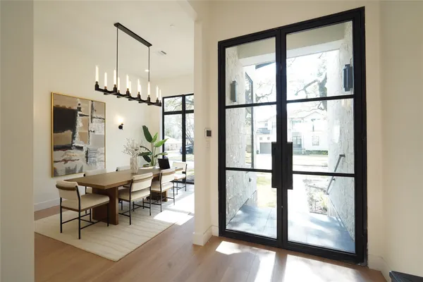 $1,945,000 | 4708 Laurel Street, Bellaire, TX 77401