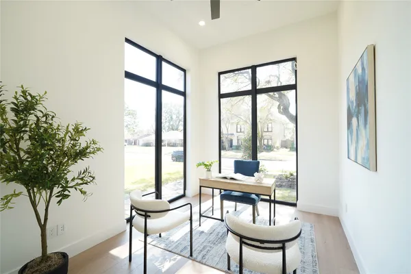 $1,945,000 | 4708 Laurel Street, Bellaire, TX 77401
