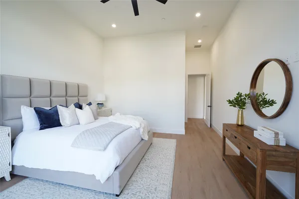 $1,945,000 | 4708 Laurel Street, Bellaire, TX 77401