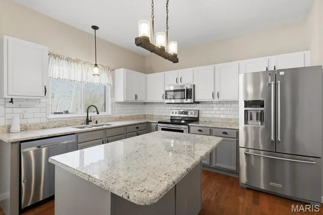 $429,000 | 571 Bluffs View Court, Eureka, MO 63025