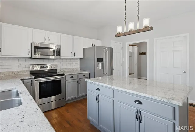 $429,000 | 571 Bluffs View Court, Eureka, MO 63025