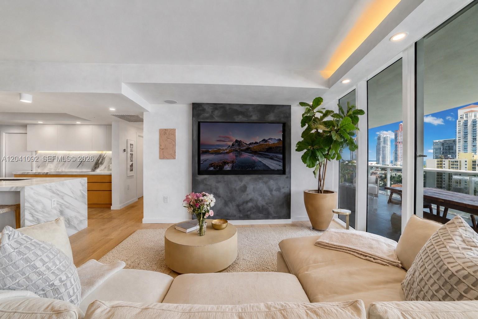 400 Alton Road, Unit 1206 Miami Beach, FL 33139 - Photo 5 of 34