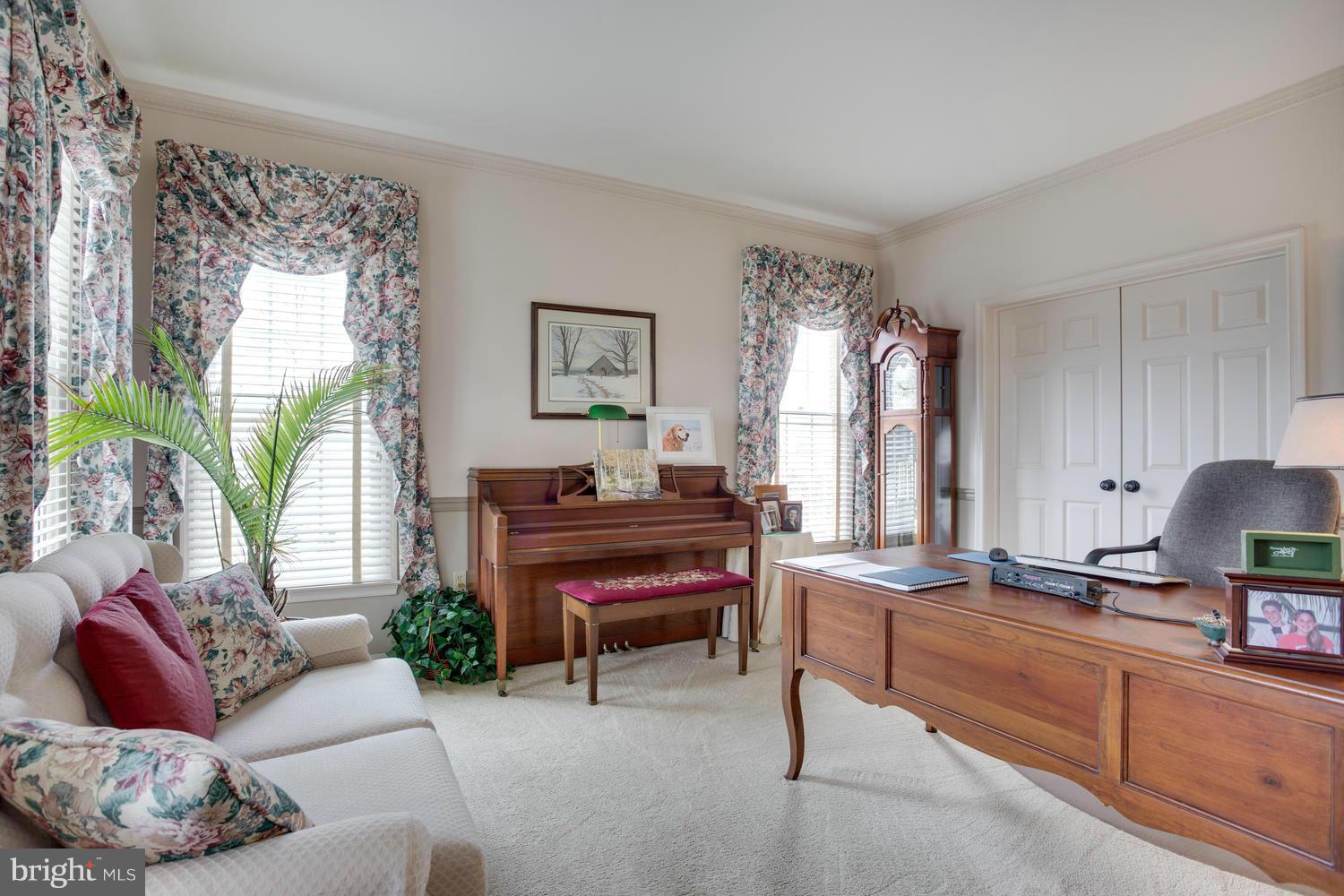 1457 Pleasant Lake Road Annapolis, MD 21409 - Photo 4 of 30 Living Room