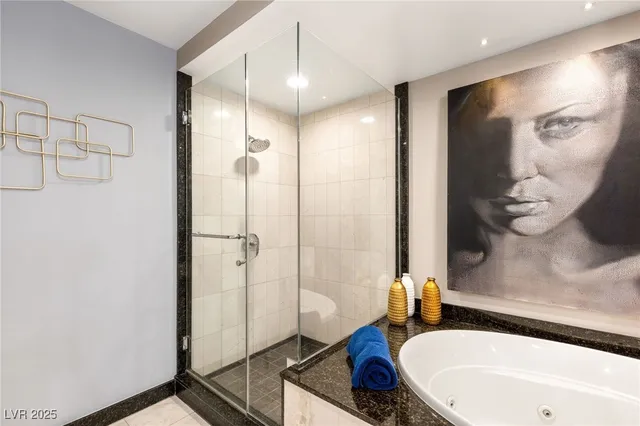 $5,300 | 2700 South Las Vegas Boulevard, Unit 3705, Las Vegas, NV 89109