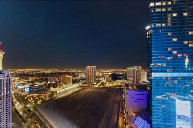 $5,300 | 2700 South Las Vegas Boulevard, Unit 3705, Las Vegas, NV 89109