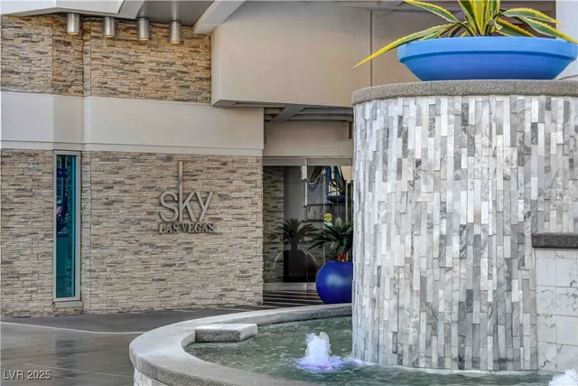 $5,300 | 2700 South Las Vegas Boulevard, Unit 3705, Las Vegas, NV 89109