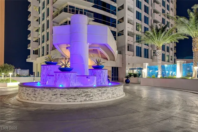 $5,300 | 2700 South Las Vegas Boulevard, Unit 3705, Las Vegas, NV 89109