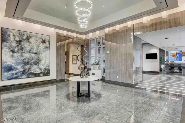 $5,300 | 2700 South Las Vegas Boulevard, Unit 3705, Las Vegas, NV 89109