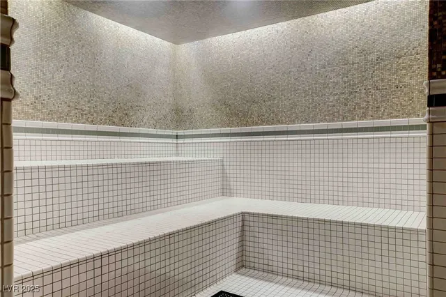 $5,300 | 2700 South Las Vegas Boulevard, Unit 3705, Las Vegas, NV 89109