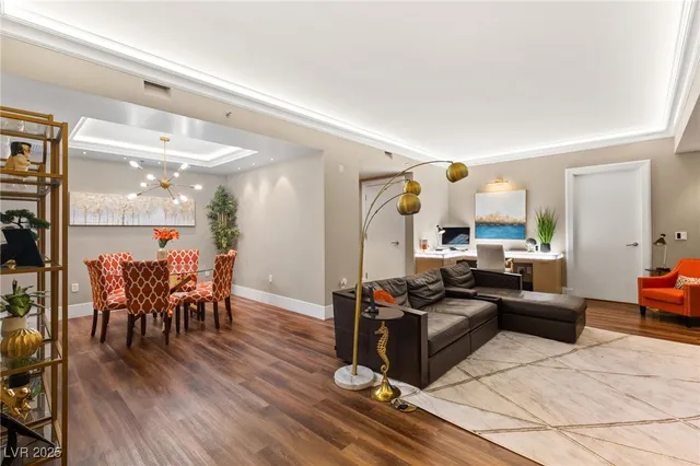 $5,300 | 2700 South Las Vegas Boulevard, Unit 3705, Las Vegas, NV 89109