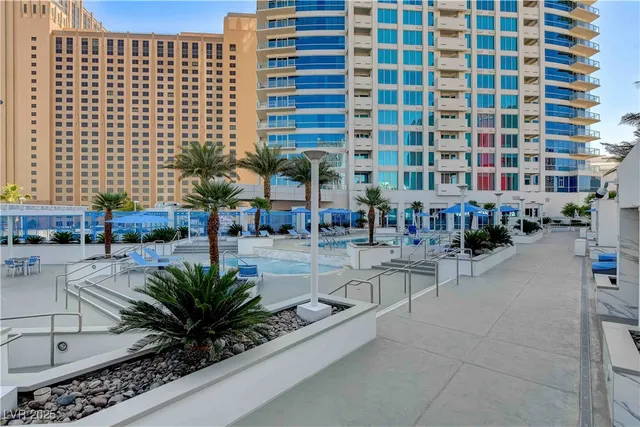 $5,300 | 2700 South Las Vegas Boulevard, Unit 3705, Las Vegas, NV 89109
