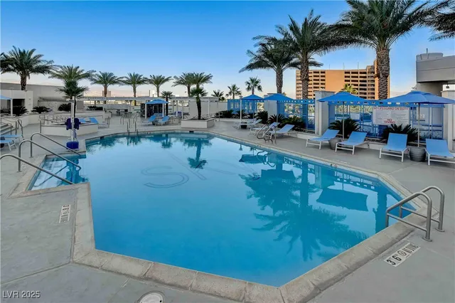 $5,300 | 2700 South Las Vegas Boulevard, Unit 3705, Las Vegas, NV 89109