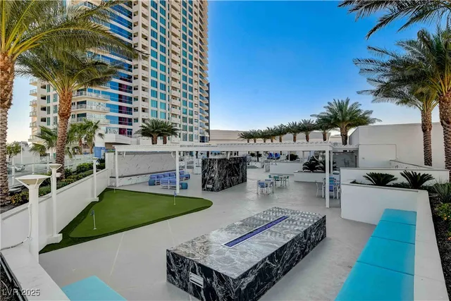 $5,300 | 2700 South Las Vegas Boulevard, Unit 3705, Las Vegas, NV 89109