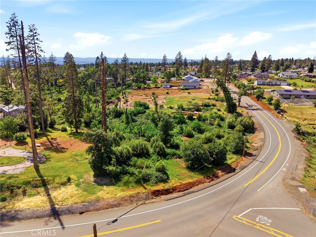 988 Pearson Road Paradise, CA 95969 - Photo 4 of 13 a view of a city