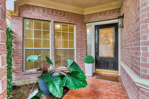 $565,000 | 3 Heartleaf Court, The Woodlands, TX 77381