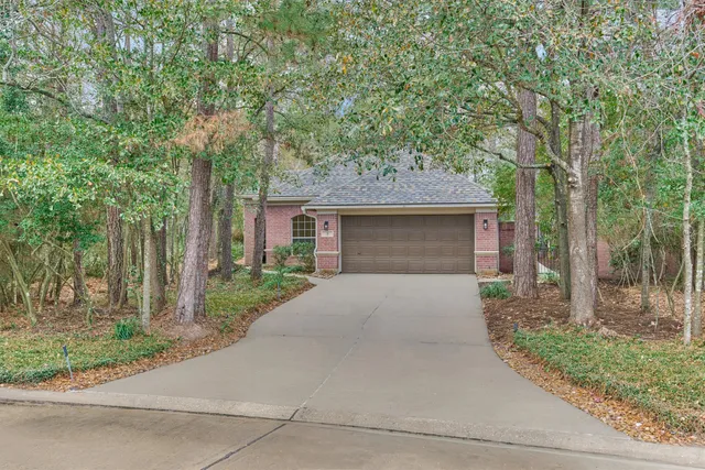 $575,000 | 3 Heartleaf Court, The Woodlands, TX 77381