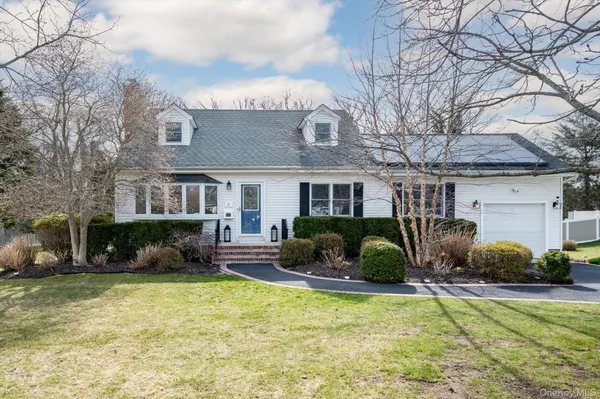 $675,000 | 5 Orchard Road, East Patchogue, NY 11772