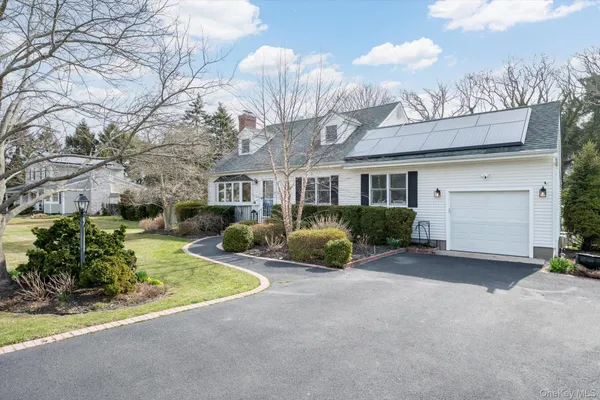 $675,000 | 5 Orchard Road, East Patchogue, NY 11772