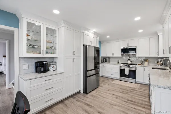 $675,000 | 5 Orchard Road, East Patchogue, NY 11772