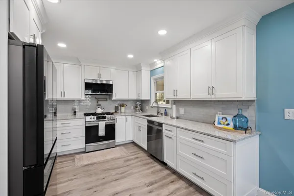 $675,000 | 5 Orchard Road, East Patchogue, NY 11772