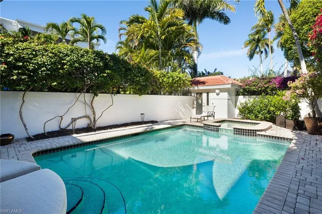 $4,295,000 | 450 10th Avenue South, Naples, FL 34102