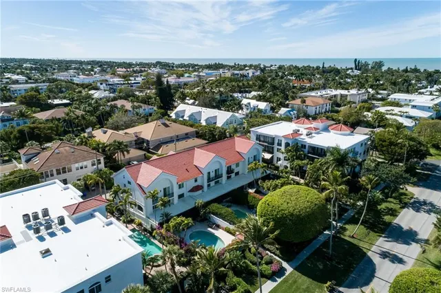 $4,295,000 | 450 10th Avenue South, Naples, FL 34102