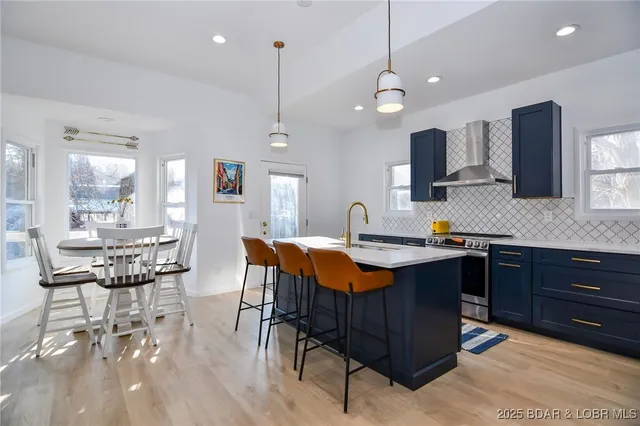 $525,000 | 30946 Redbud Lane, Rocky Mount, MO 65072