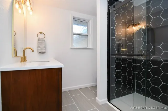 $525,000 | 30946 Redbud Lane, Rocky Mount, MO 65072