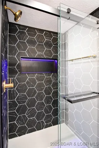 $525,000 | 30946 Redbud Lane, Rocky Mount, MO 65072