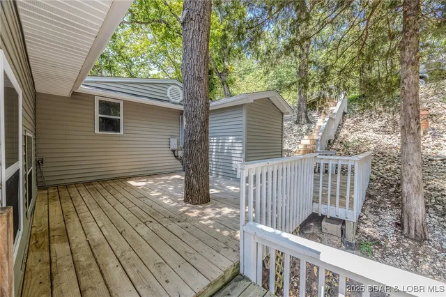 $525,000 | 30946 Redbud Lane, Rocky Mount, MO 65072