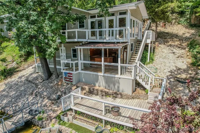 $525,000 | 30946 Redbud Lane, Rocky Mount, MO 65072