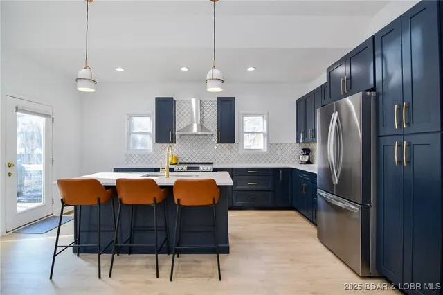 $525,000 | 30946 Redbud Lane, Rocky Mount, MO 65072